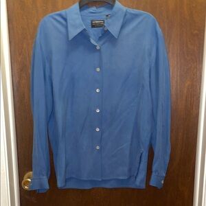 Liz Claiborne size 8P slate blue button-down 100% silk shirt